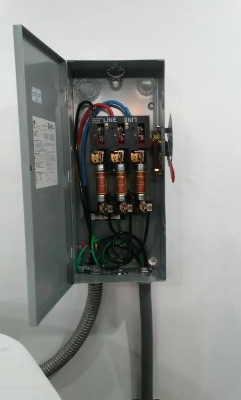 Three-phase disconnect switch installed for Smoke Detector Installation in Walkersville